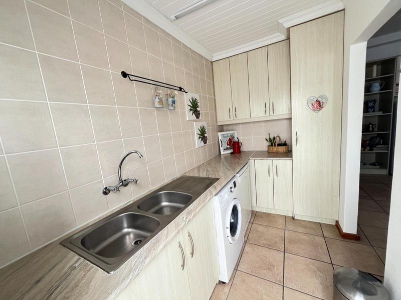 3 Bedroom Property for Sale in Dwarskersbos Western Cape